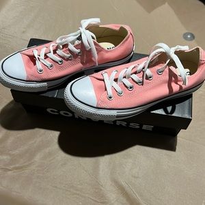 Brand new women’s converse